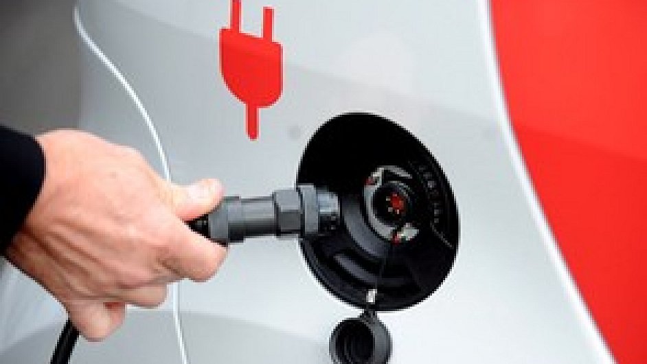 Prodej aut s alternativn�m pohonem v EU roste �tvrtletn� o des�tky procent.