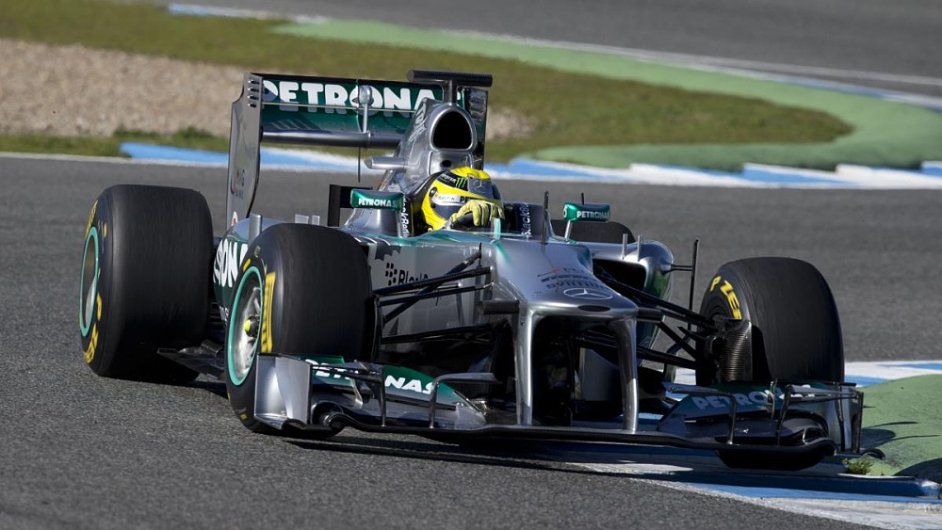 Mercedes W04 pi testech v Jerezu