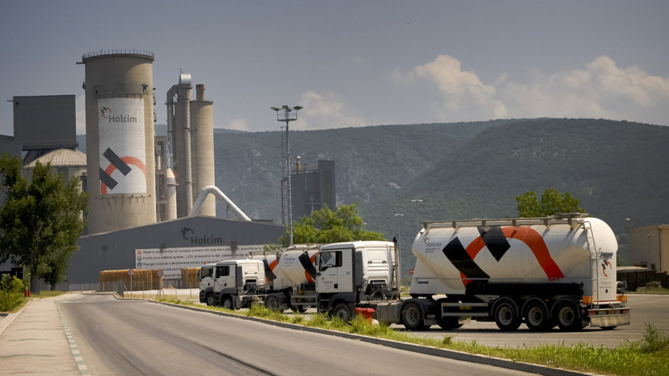 Zvod na vrobu cementu spolenosti Holcim v Srbsku
