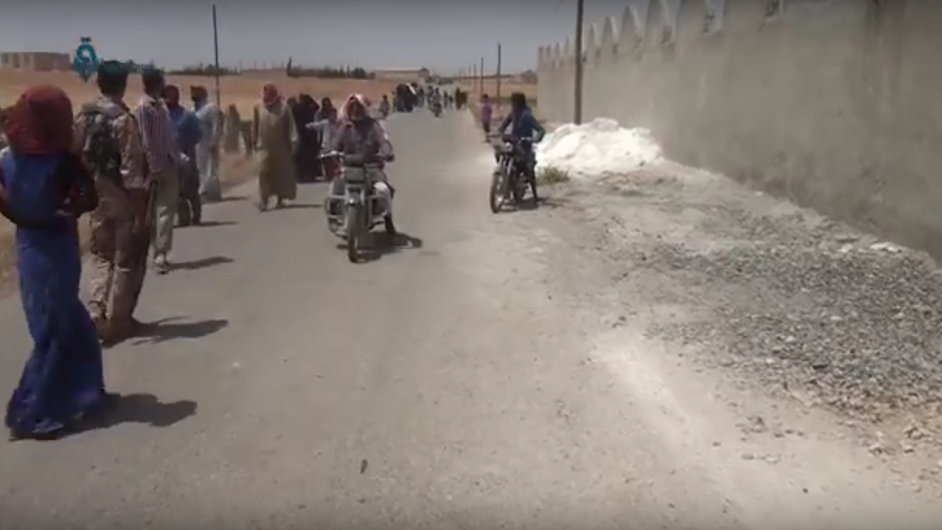 Manbij residents on the move 2016 06 20