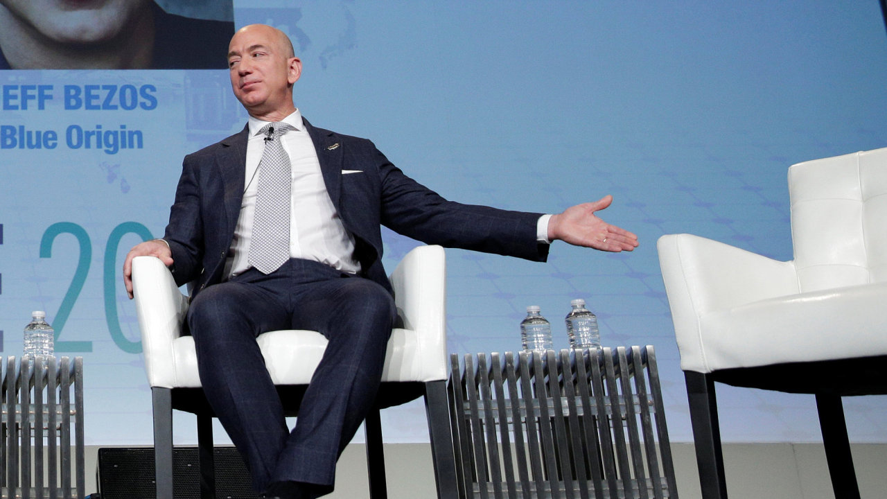 Jeff Bezos na konferenci Satellite 2017