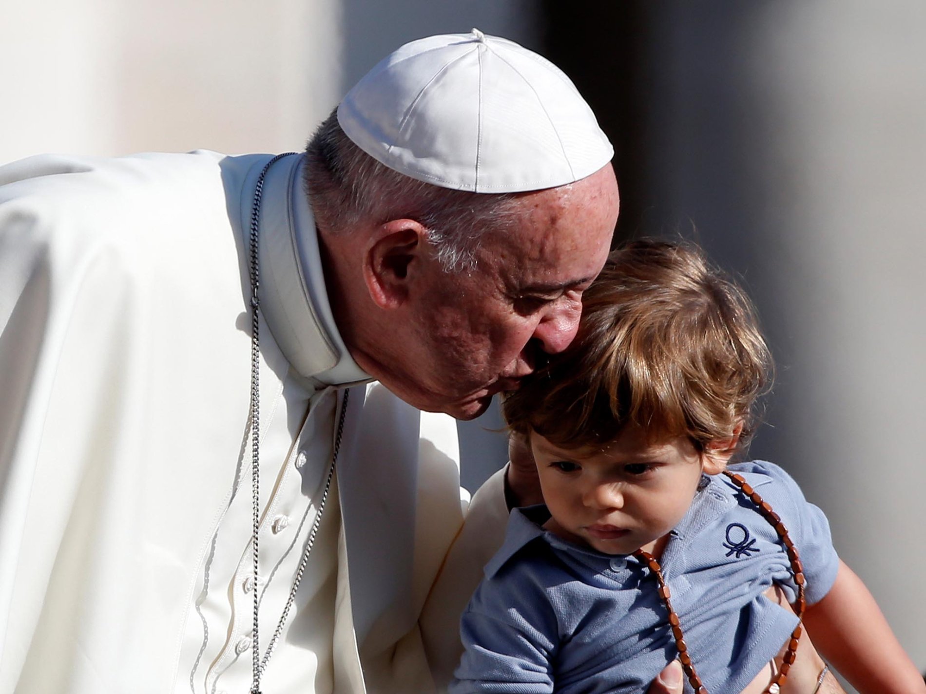 Papež vystoupil proti dosud nezpochybnitelnému dogmatu. Chce, aby lidé rozvedení a pak znovu už jen na úřadě sezdaní mohli – ovšem teprve po patřičné pastorační péči ze strany kněží a biskupů –... (Foto: Reuters) jarvis_59dba13a498e27acf3230bbc.jpeg