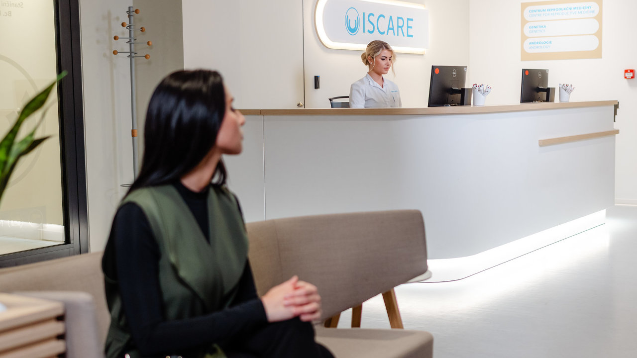 Komer�n� �l�nek