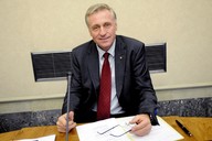 Premi�r Mirek Topol�nek