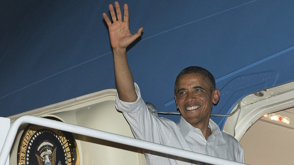 Barack Obama se vrac kvli hrozc rozpotov krizi z dovolen na Havaji