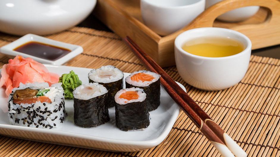 Èaj je pro Japonce volbou èíslo jedna nejen k sushi.