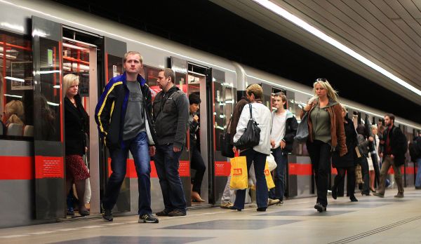 Na nov&eacute;m &uacute;seku trasy metra D se cestuj&iacute;c&iacute; budou moci sv&eacute;zt z�ejm� od roku 2022 (Ilustra�n&iacute; foto).