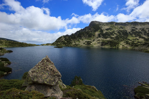 Popovo jezero. Největší a nejhlubší z Pirinských jezer. A také jedno z nejhezčích.