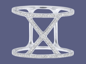 Jednoduchý design prstýnku klenotnické značky ALOVE z bílého zlata s 94 diamanty z něj dělá univerzální šperk vhodný pro speciální příležitosti i na každodenní nošení.