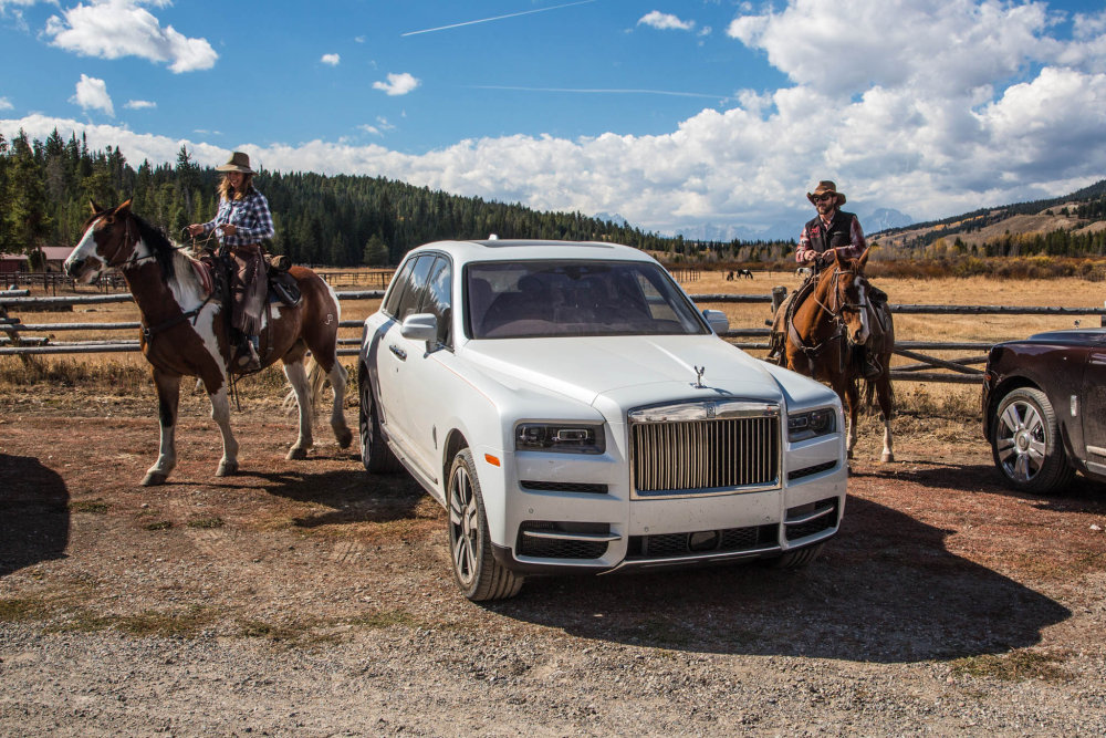 Designér Felix Kilbertus se při návrhu vozu nechal inspirovat historickými modely Rolls-Royce. Nezapomněl ani přidat žádaný luxus.