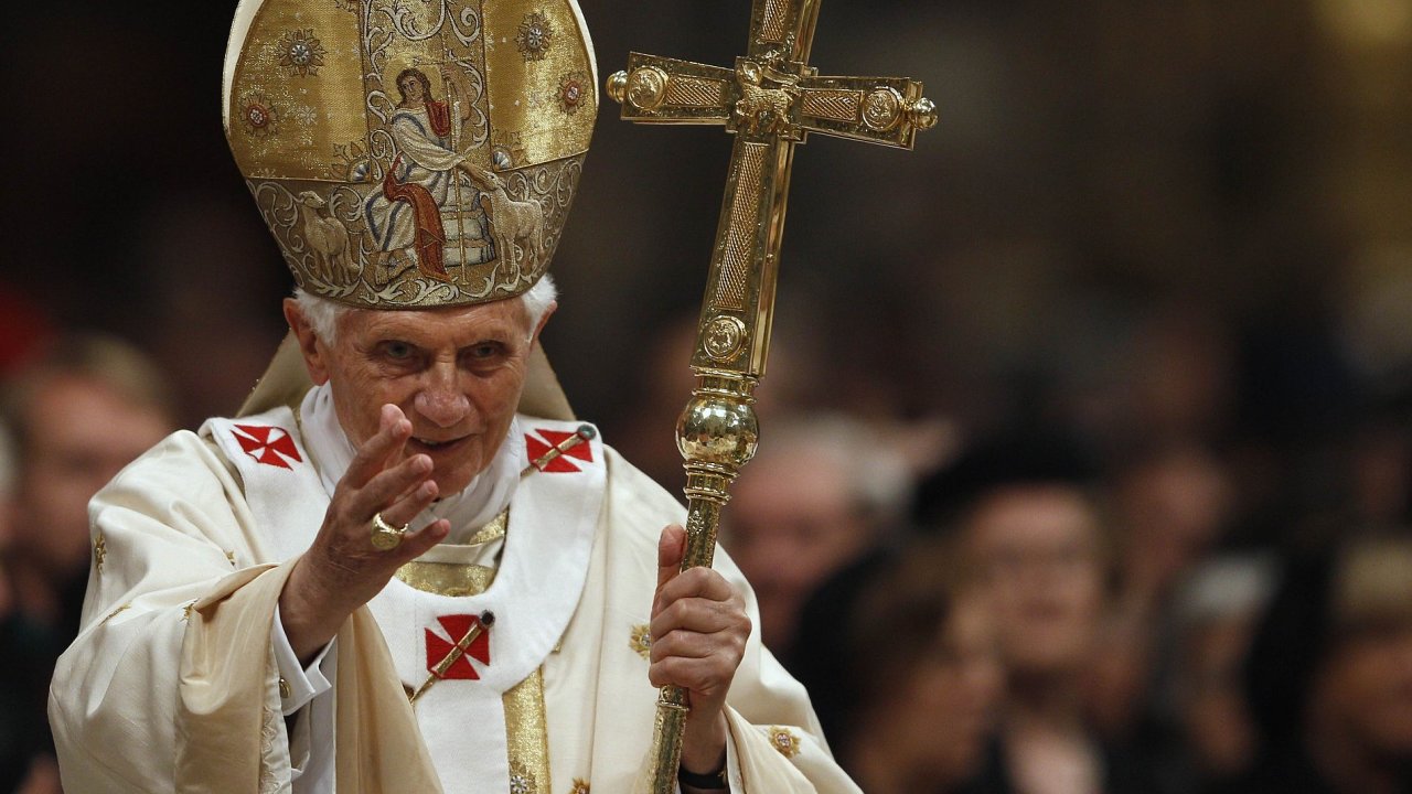 Pape Benedikt XVI. pi sobotn vigilii