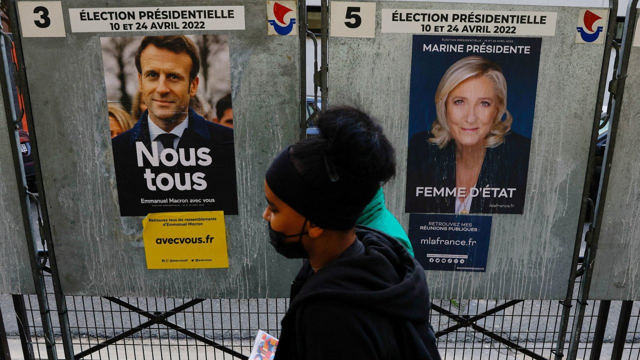 Macron a Le Penov