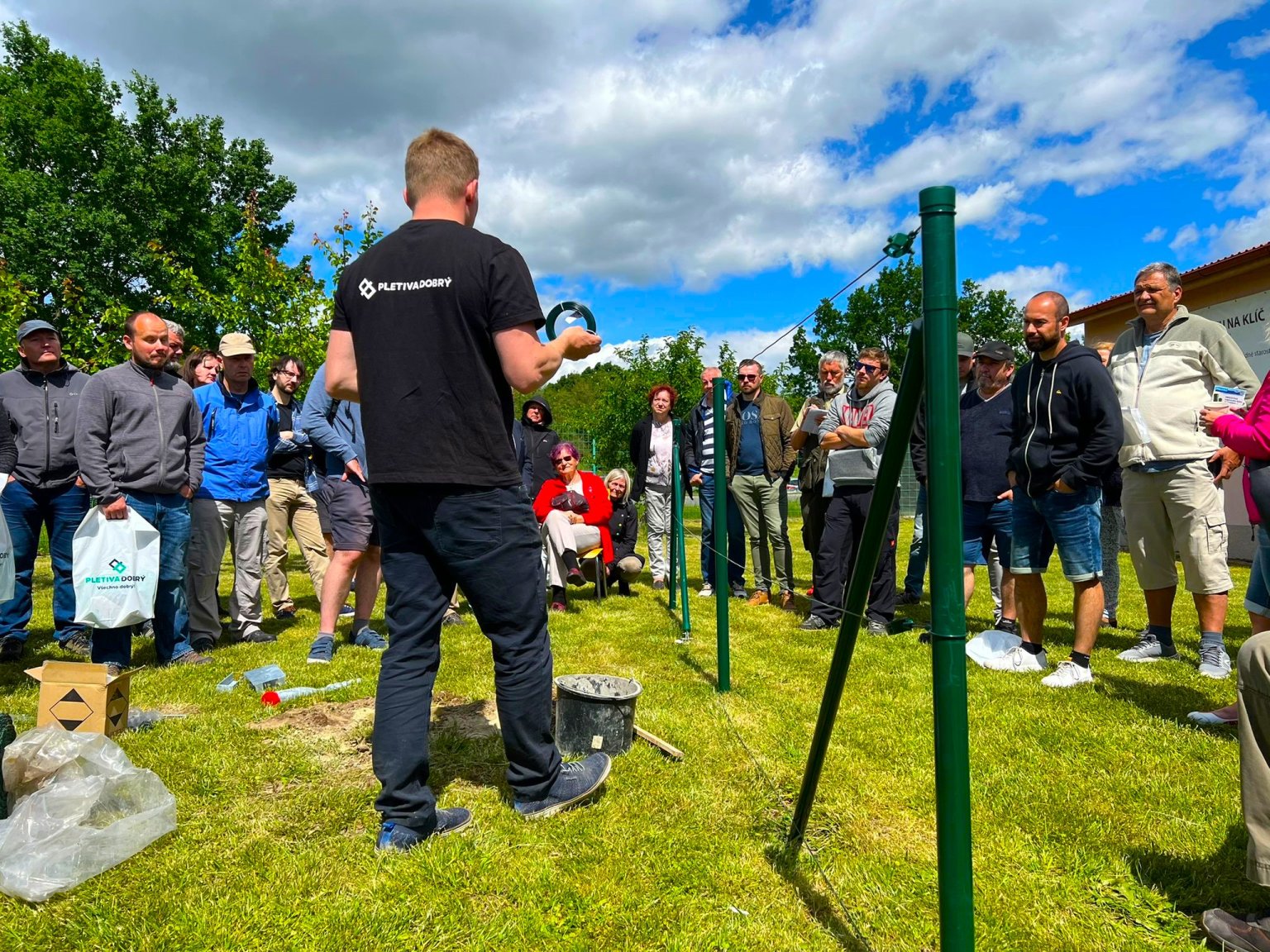Ukázka stavby plotů (Foto: komerční článek) Ukázka stavby plotů