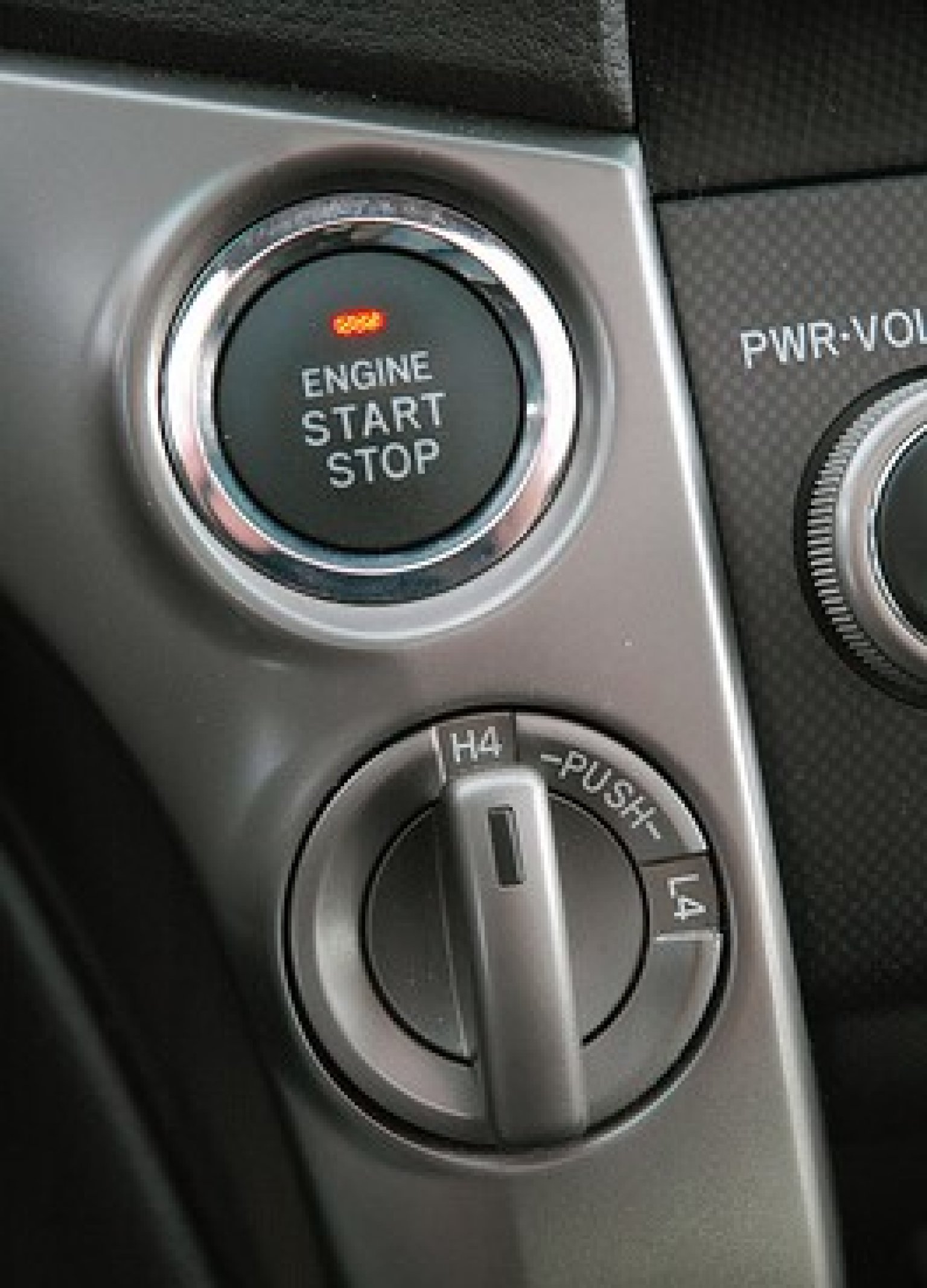 957449828_toyota_land_cruiser_29_264x367_.jpg