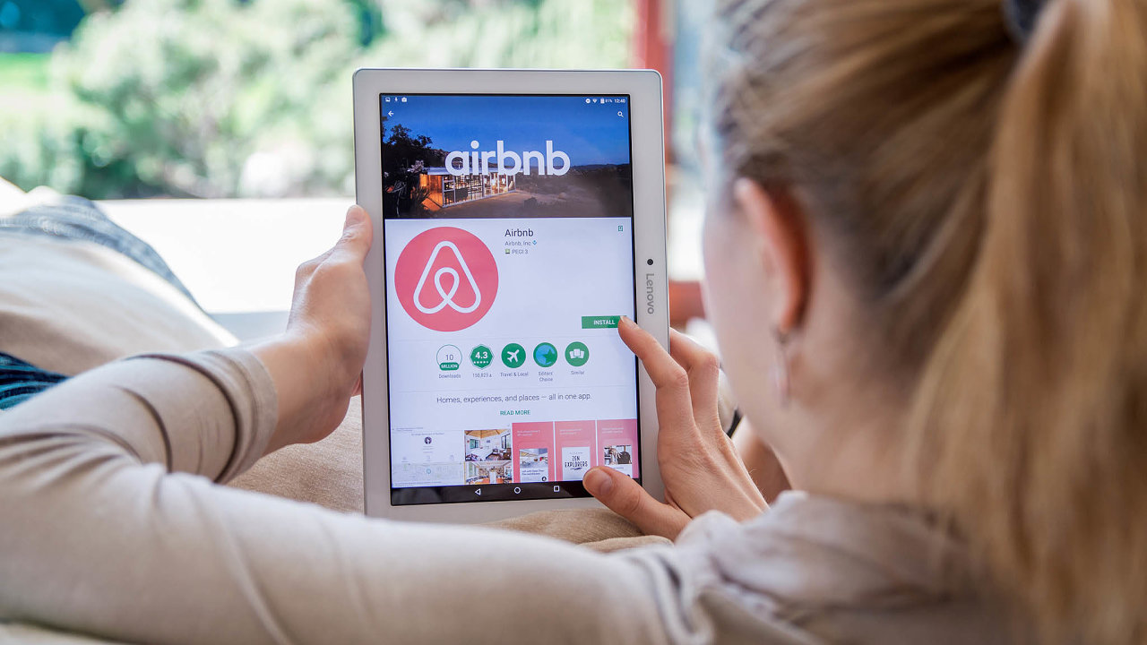 Od roku 2018 v Česku klesá na portálu Airbnb počet nabídek na krátkodobý pronájem. Kvůli podmínkám finanční správy se mnohým nevyplatí.