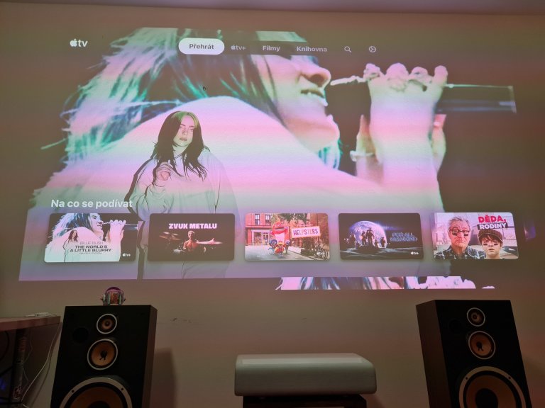Samsung vyrobil projektor, kter nahrad televizi i kino