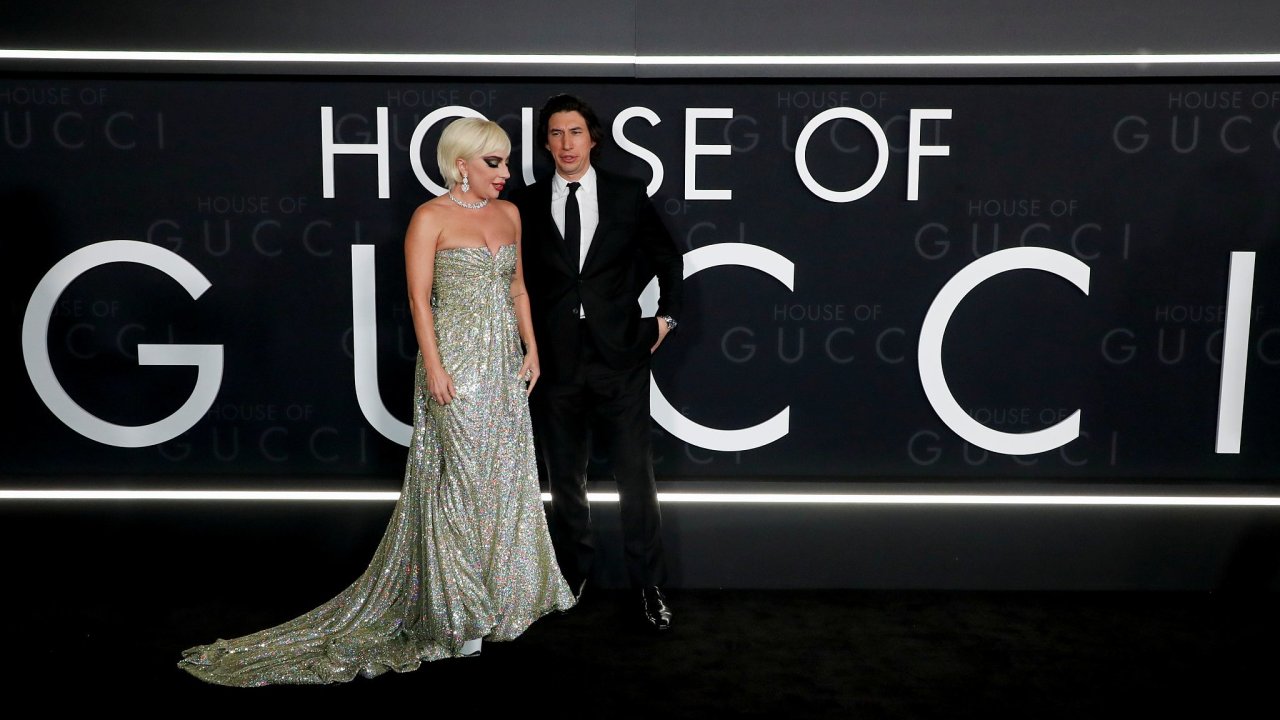 Do kin pichz film Klan Gucci, v nm Lady Gaga ztvrnila Patrizii Reggiani a Adam Driver hraje Maurizia Gucciho.