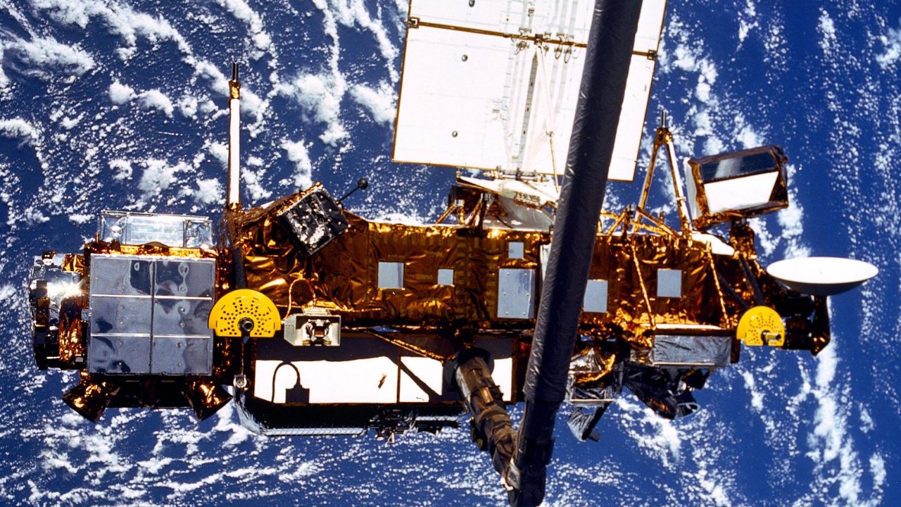 Satelit NASA na snmku ze z 1991