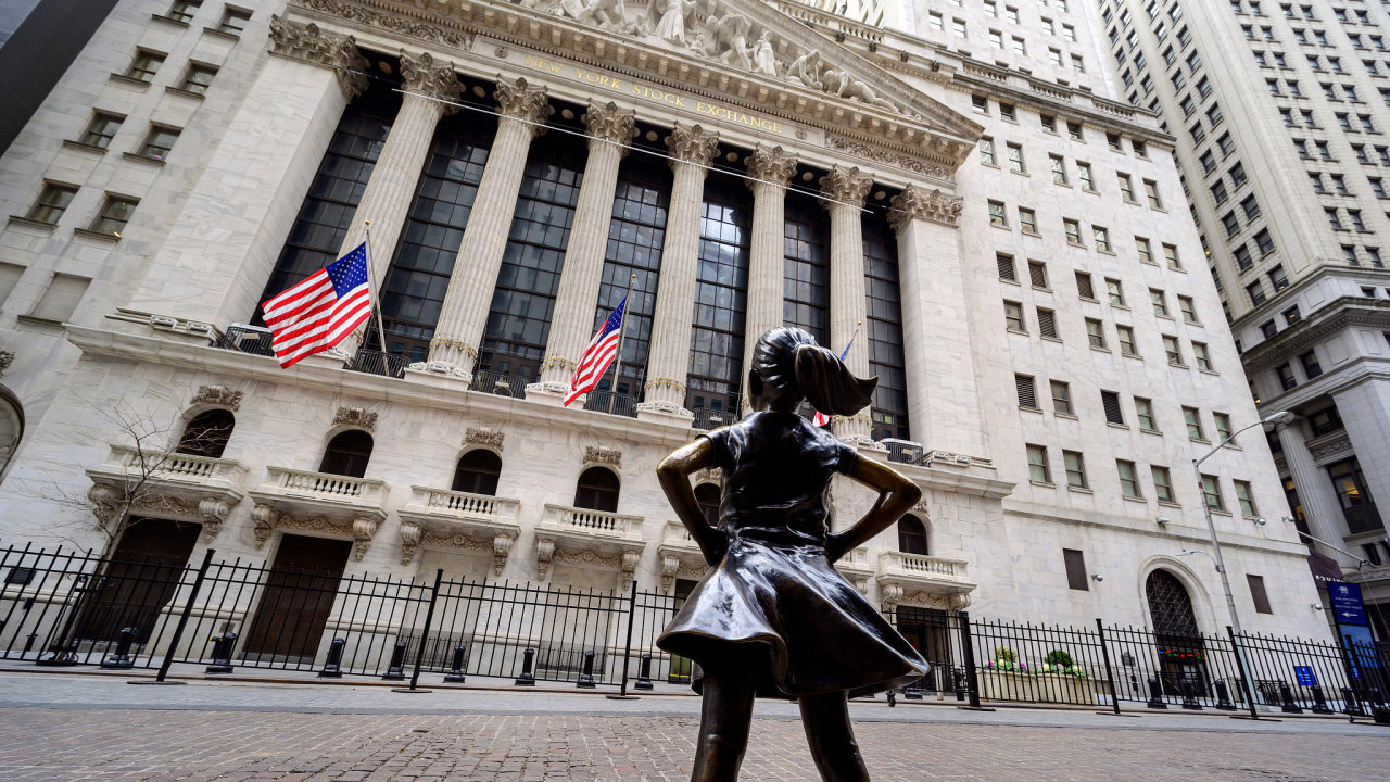 Wall Street se snaží ocenit akcie tak, aby ceny odpovídaly novým ekonomickým podmínkám. – Ilustraèní foto