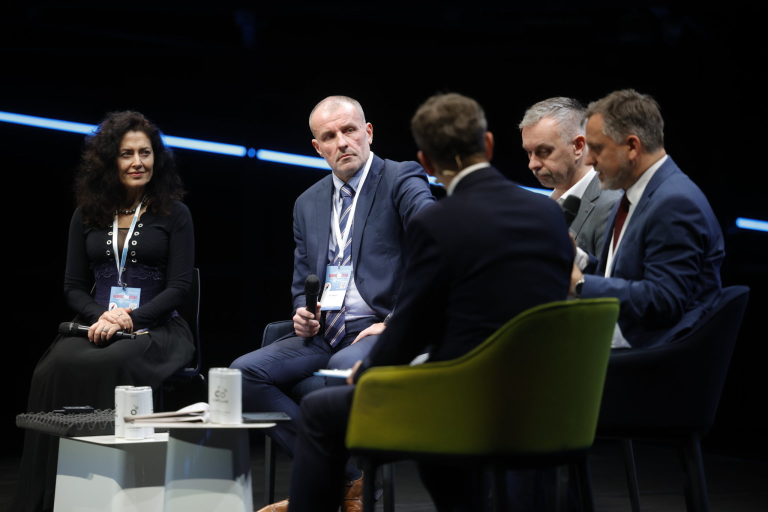 Kompas pro �esko: Petr Popel�� (druh� zleva), gener�ln� �editel a p�edseda p�edstavenstva Moravia Steel.