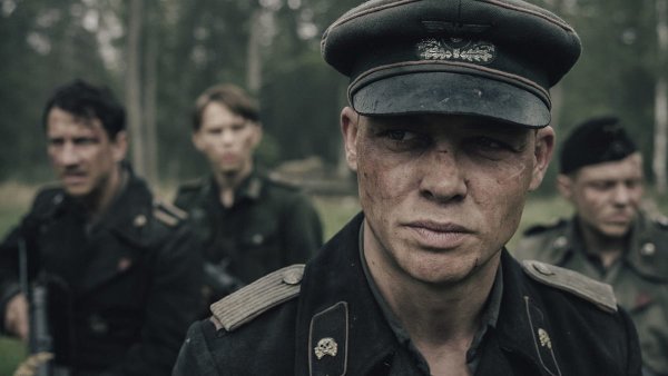 Kulturní tipy: Návrat na východní frontu, kytarista &bdquo;od Stinga&ldquo; či francouzská pohádka na Vinohradech