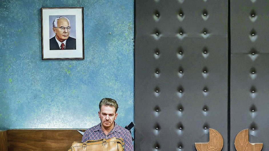 ed sedmdest se odehrvaj v ekrn utopen v bezas