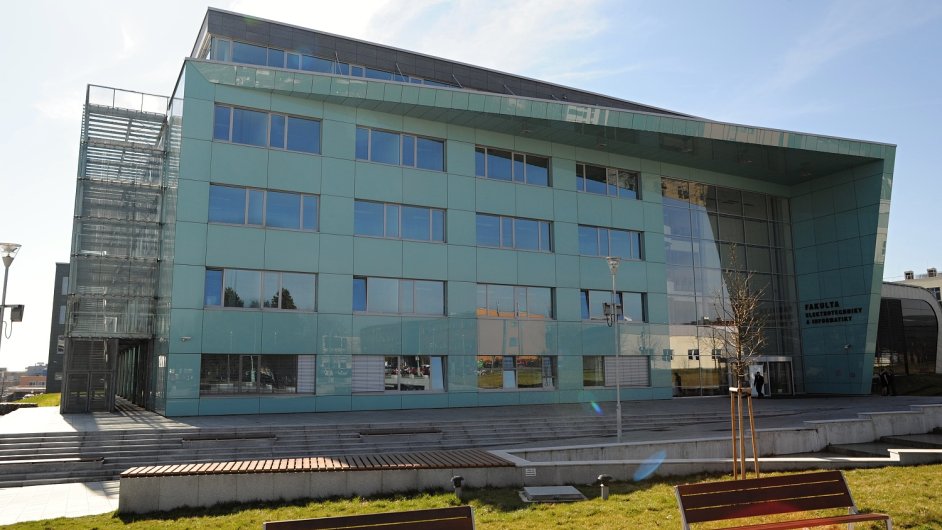 Nová budova Fakulty elektrotechniky a informatiky VŠB v Ostravì.