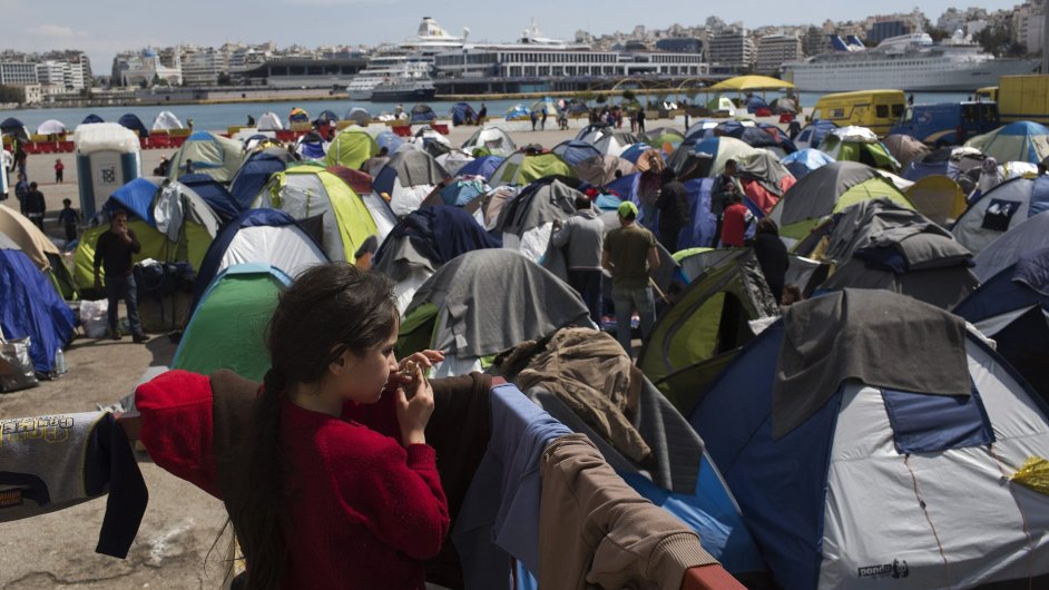 Uprchlick tbor v eckm pstavu Pireus
