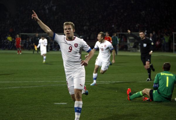 Mat�j Vydra oslavuje g&oacute;l v z&aacute;pase s Arm&eacute;ni&iacute;
