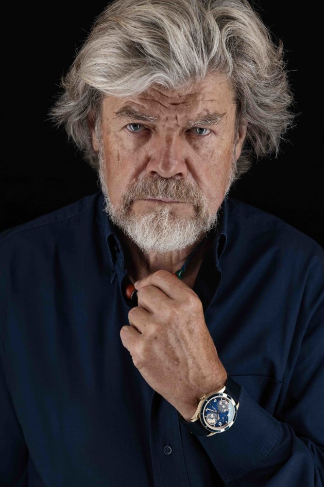 Horolezec Reinhold Messner s hodinkami Montblanc 1858 Geosphere Messner Limited Edition
