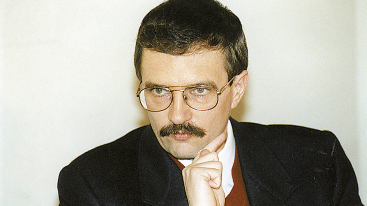 Nikdo z předsedů KDU-ČSL neměl ve straně takovou autoritu jako Josef Lux, který ji vedl v letech 1992 až 1998. A nebýt jeho předčasné smrti o rok později, určoval by směřování strany ještě dlouho.