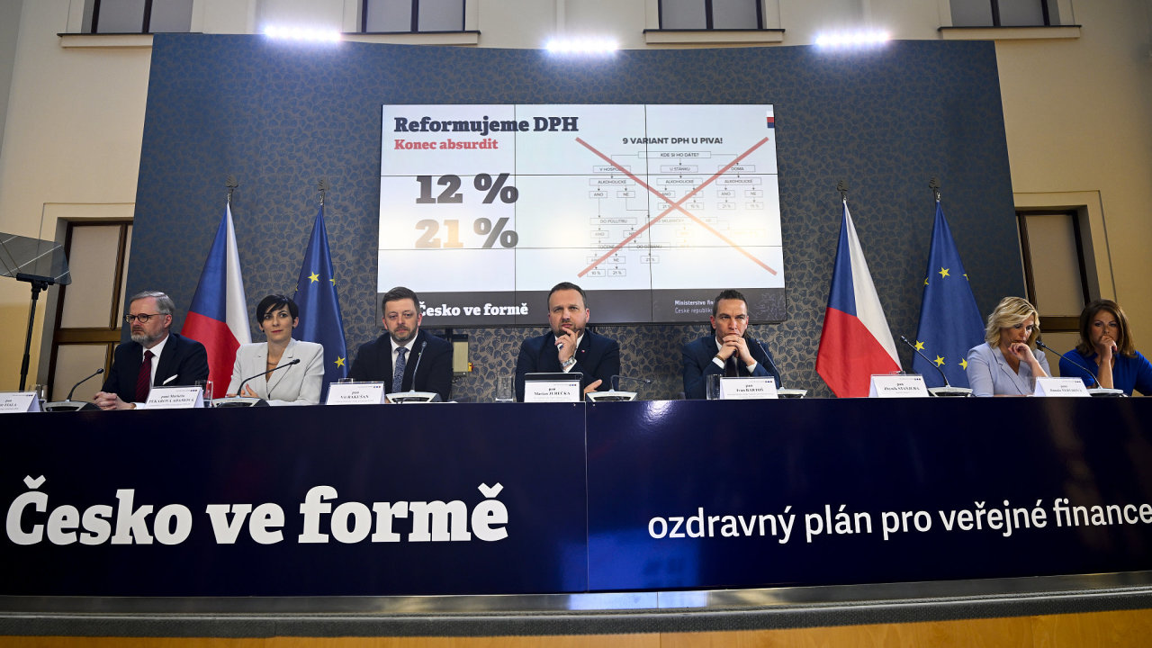 Tisková konference, na které vláda pøedstavila konsolidaèní balíèek a návrh reformních zmìn penzí, 11. kvìtna 2023, Praha.