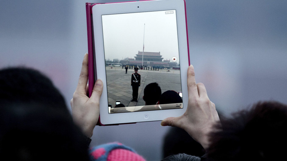 Nvtvnci Pekingu s tabletem, ilustran foto