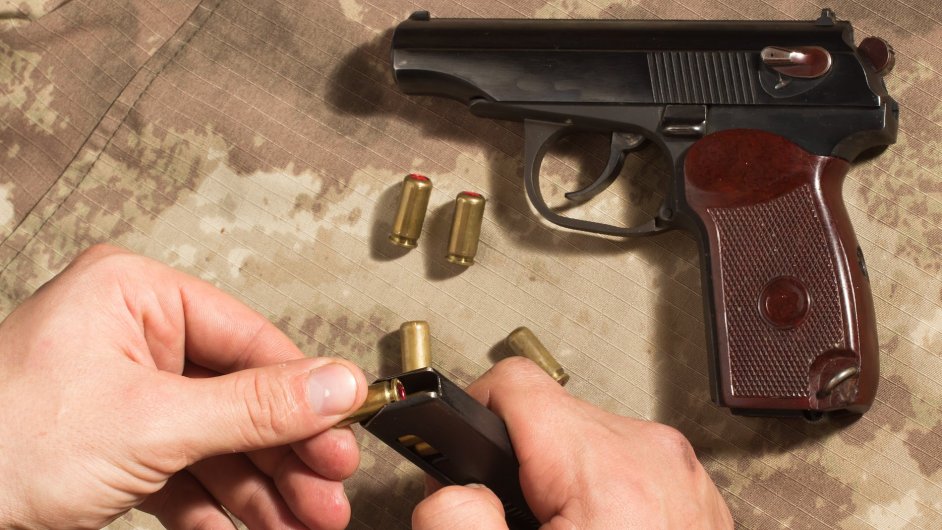 Sovtsk pistole Makarov. Zbra, pistol, agent, nboje - Ilustran foto