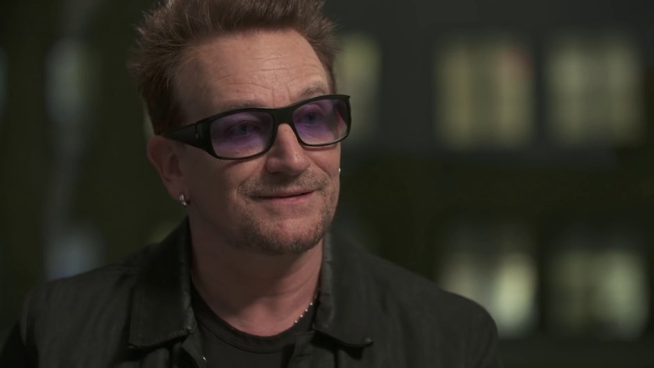 Bono video natoil pro americkou neziskovou organizaci Poetry in America.
