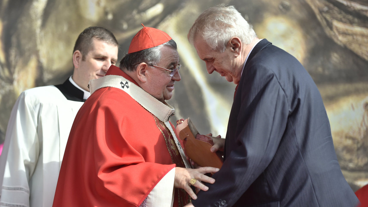 Kardinl Dominik Duka a prezident Milo Zeman.
