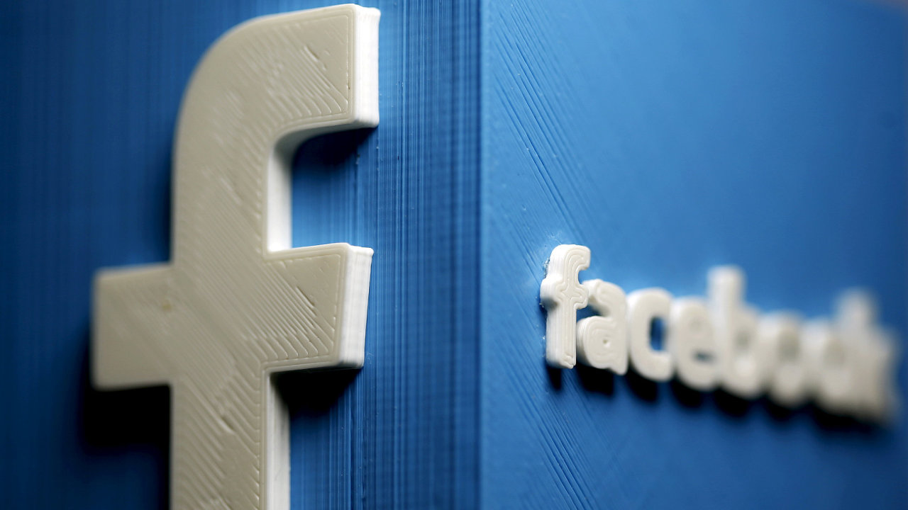 Facebook informoval o uzavření účtů Evropskou komisi v pravidelné zprávě shrnující dosavadní postup v boji s dezinformacemi na své internetové platformě. Ilustrační foto.