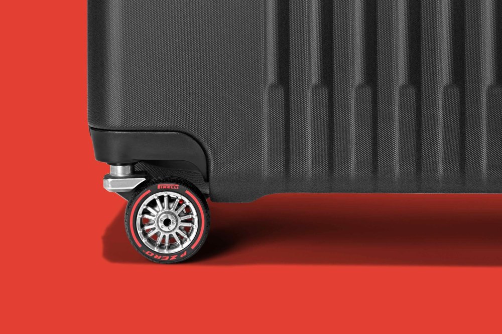 Nové cestovní zavazadlo Montblanc x Pirelli