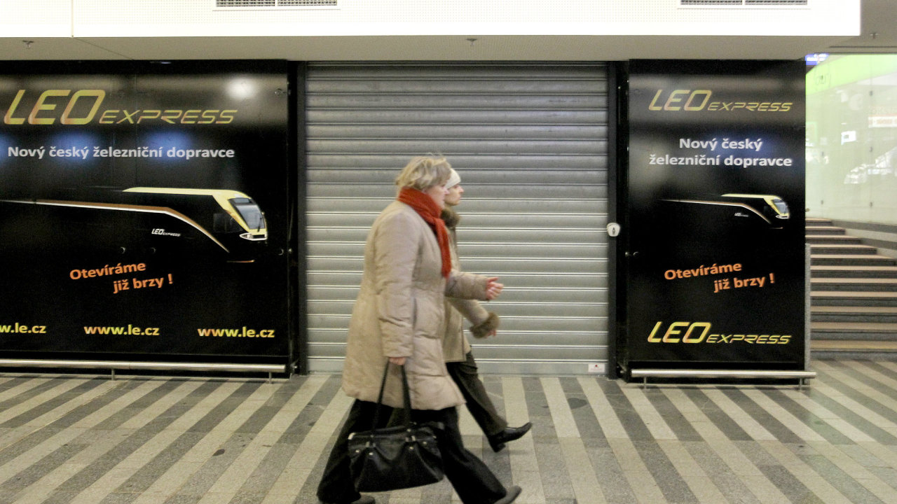 Chystaná prodejna jízdenke Leo Express na Hlavním nádraží v Praze.