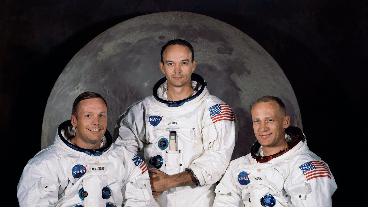 Posdka vesmrn lodi Apollo 11 s kapitnem Neilem Armstrongem (vlevo).