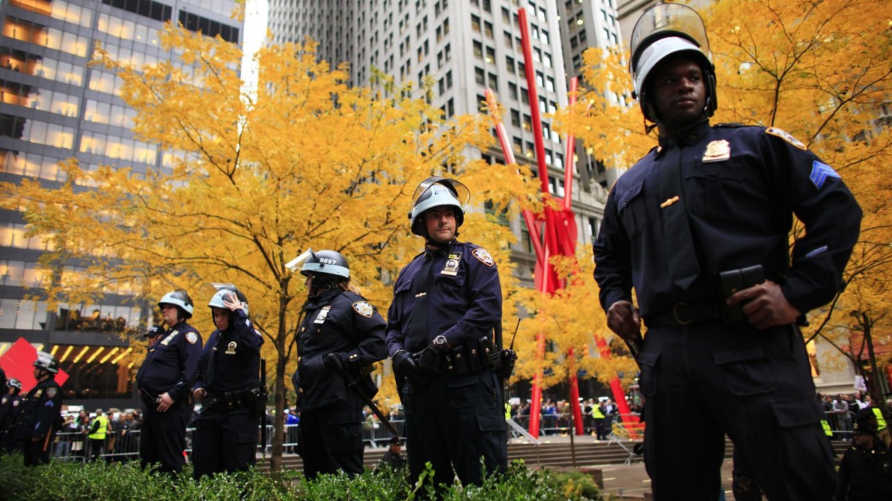 Newyorská policie u Zuccotti Parku