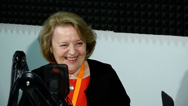 Plácat ženy po zadku už prostě nebudete, to patří do jiné doby, říká Magda Vašáryová