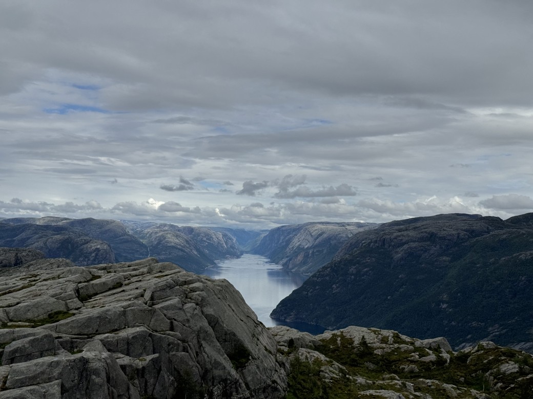 IMG 7776Lysefjord Pulpit Rock Preikestolen (Foto: komerční článek) IMG 7776Lysefjord Pulpit Rock Preikestolen