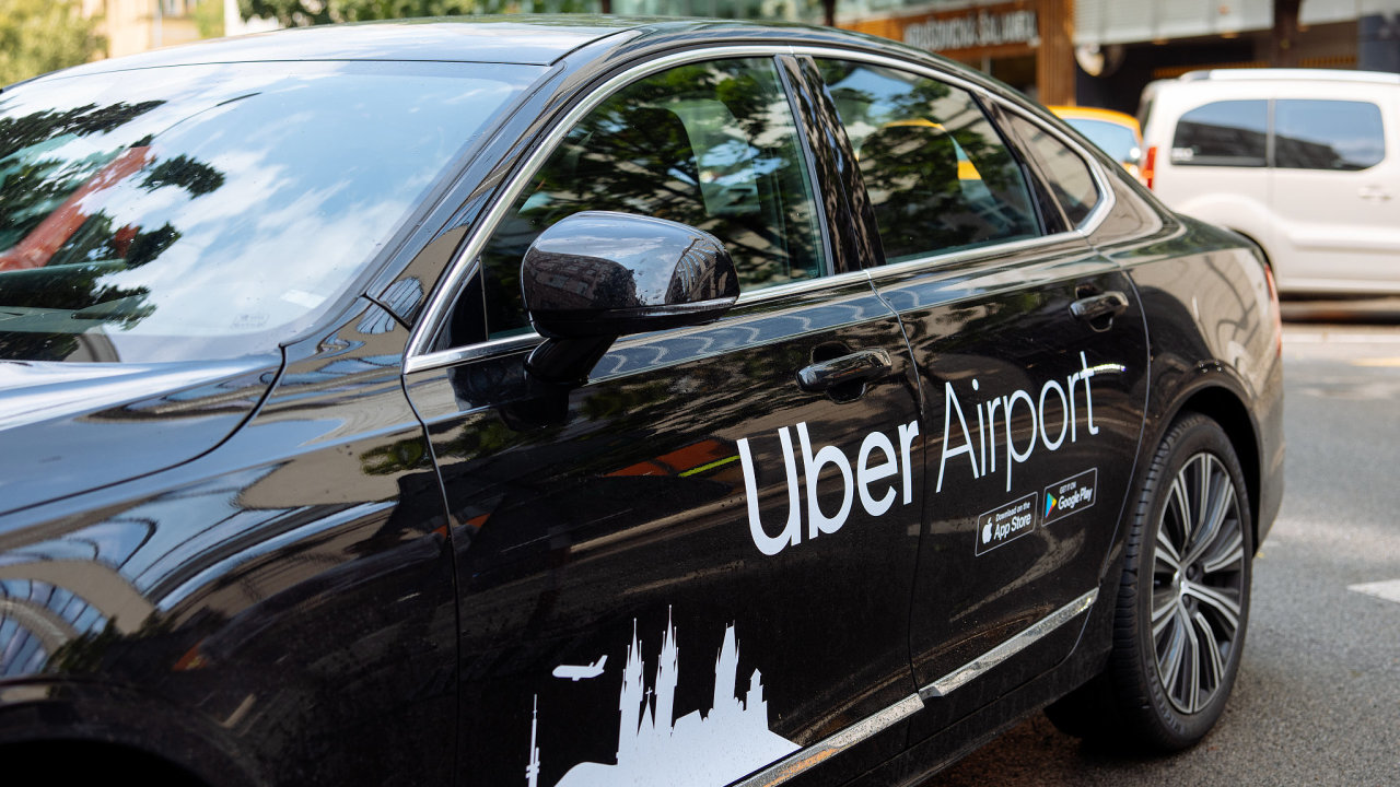 Uber s finan�n� spr�vou podepsal memorandum o p�ed�v�n� dat.