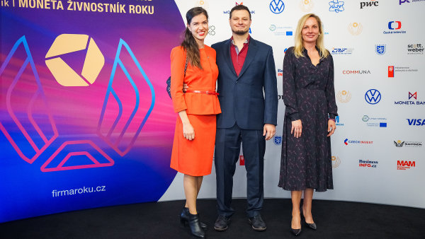 Firmou roku v �steck�m kraji je Hennlich, kter� zastupoval obchodn� ��f Pavel...