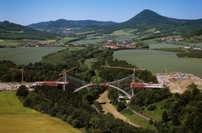 most u obce Oparno
