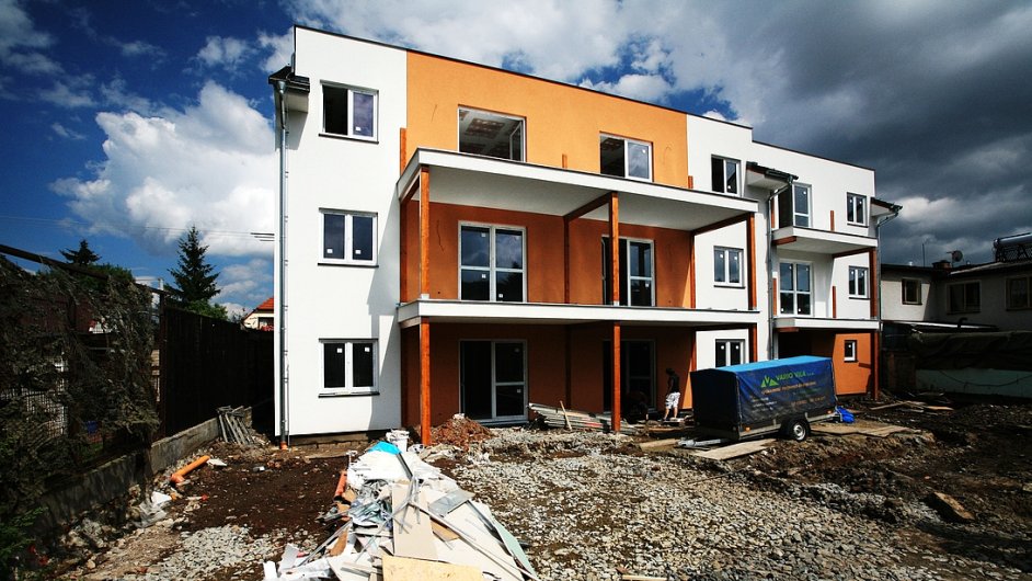 Výstavba domu s osmi bytovými jednotkami