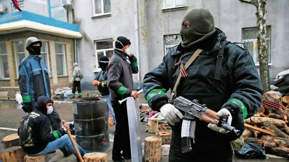 Proruští ozbrojenci obsadili úřední budovy i ve Slavjansku.