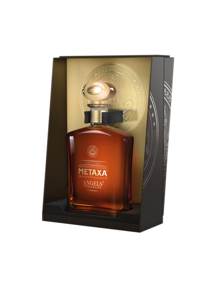 METAXA Angels’ Treasures Constantinos Raptis vytvořil mimořádný nápoj s výrazným aroma METAXA Angels’ Treasures, který získal několik mezinárodních cen. Směs zralých destilátů s vybranými muškátovými víny se přesně hodí do horkého letního počasí.
Cena 3899 Kč.