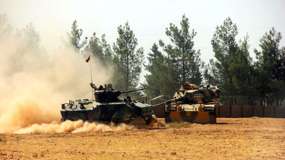 Tureck tanky zahjily ofenzivu na syrsk msto Darabulus.